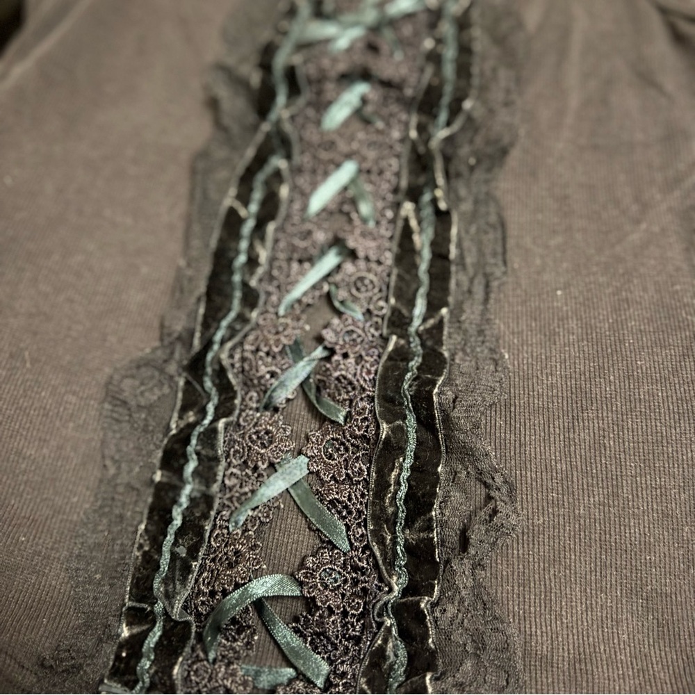 Black Lace Trim Tank Top - Picture 2 of 2
